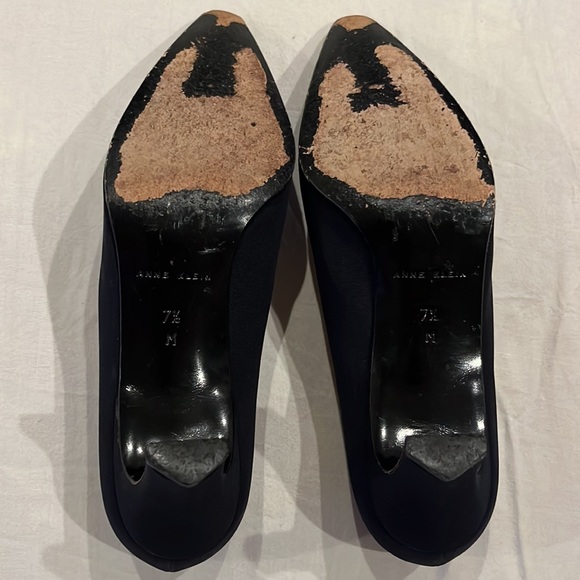 Anne Klein black classy pump 7.5M - Picture 5 of 7